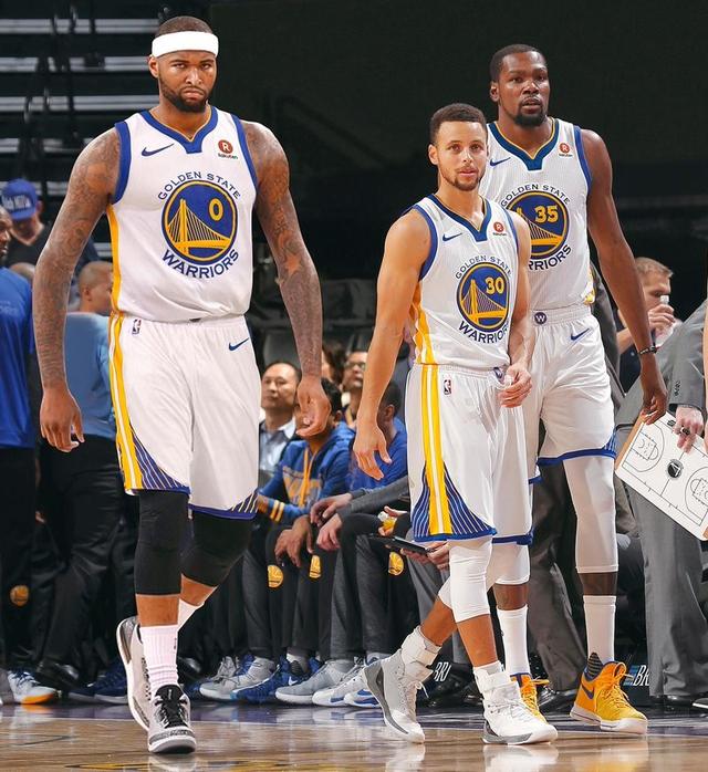 校园足球的 校园足球的